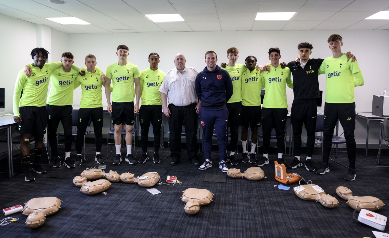 JE3 delivers CPR and Defibrillator Workshop to Tottenham Hotspur Under-18s