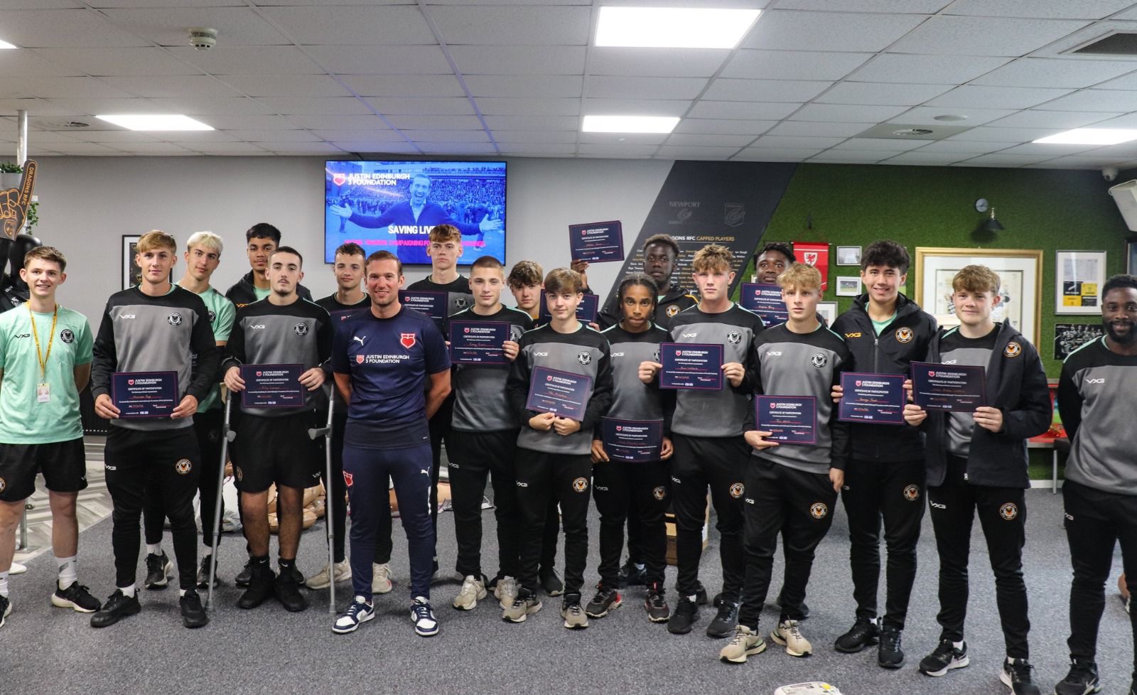 JE3 DELIVERS CPR AND DEFIBRILLATOR WORKSHOP TO NEWPORT COUNTY UNDER-18S