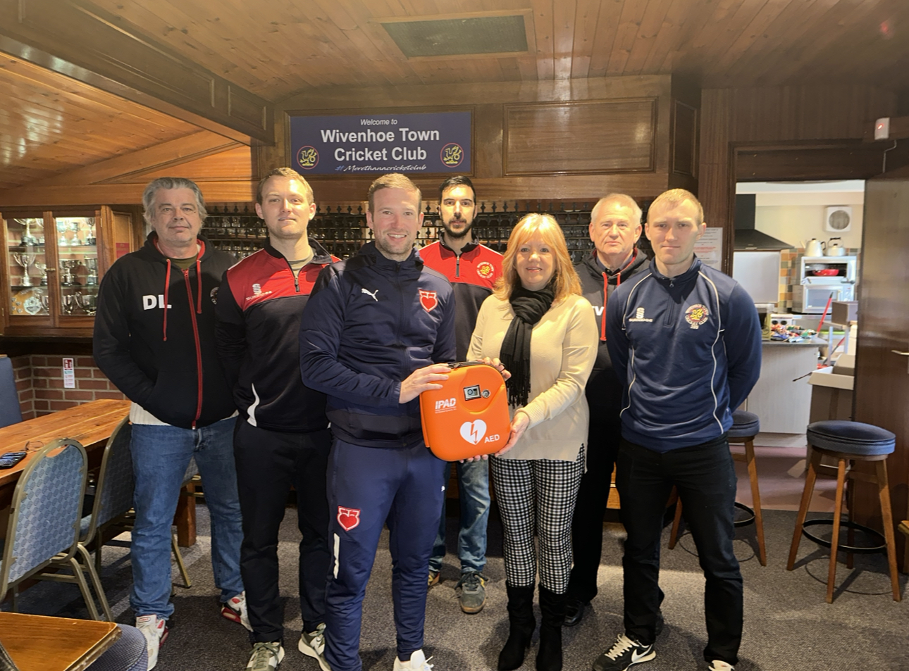 Wivenhoe Town Cricket Club receives JE3 Defibrillator donation