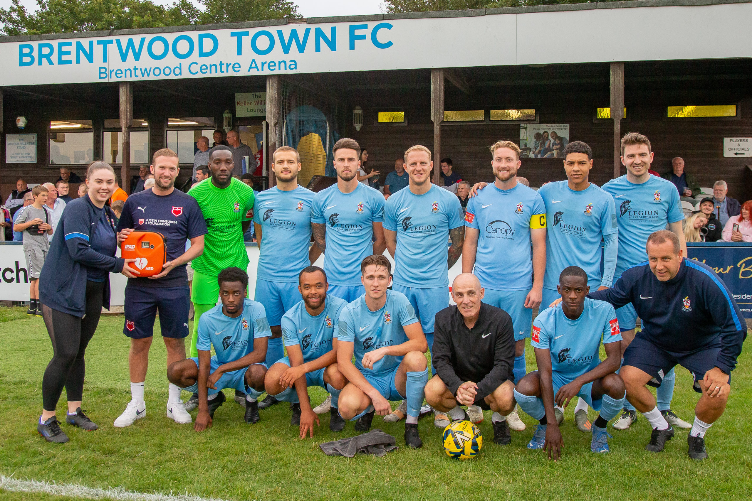 Brentwood Town Football Club Is The Latest JE3 Foundation Defibrillator Recipient