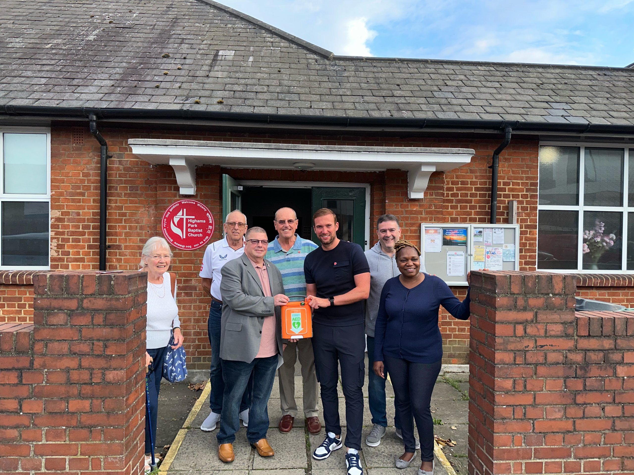 Highams Park Baptist Church Is The Latest JE3 Foundation Defibrillator Recipient